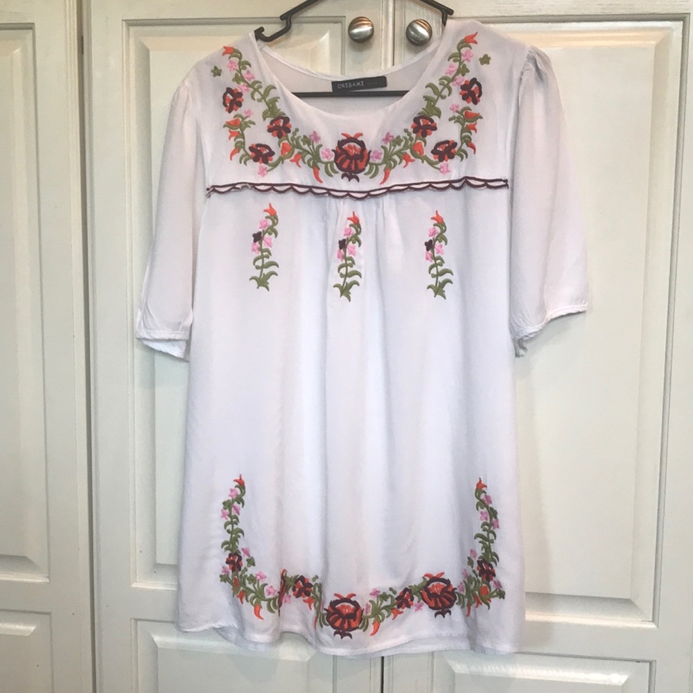 White embroidered M/L flowered Shirt
